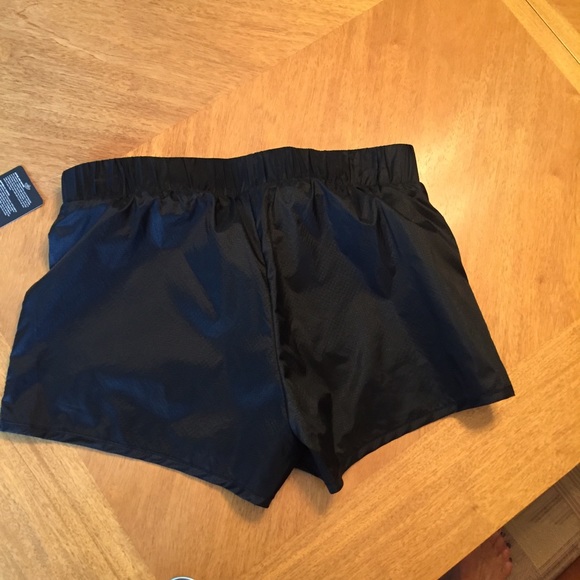 Body Glove Active Bianca Loose Fit Shorts - Picture 6 of 8